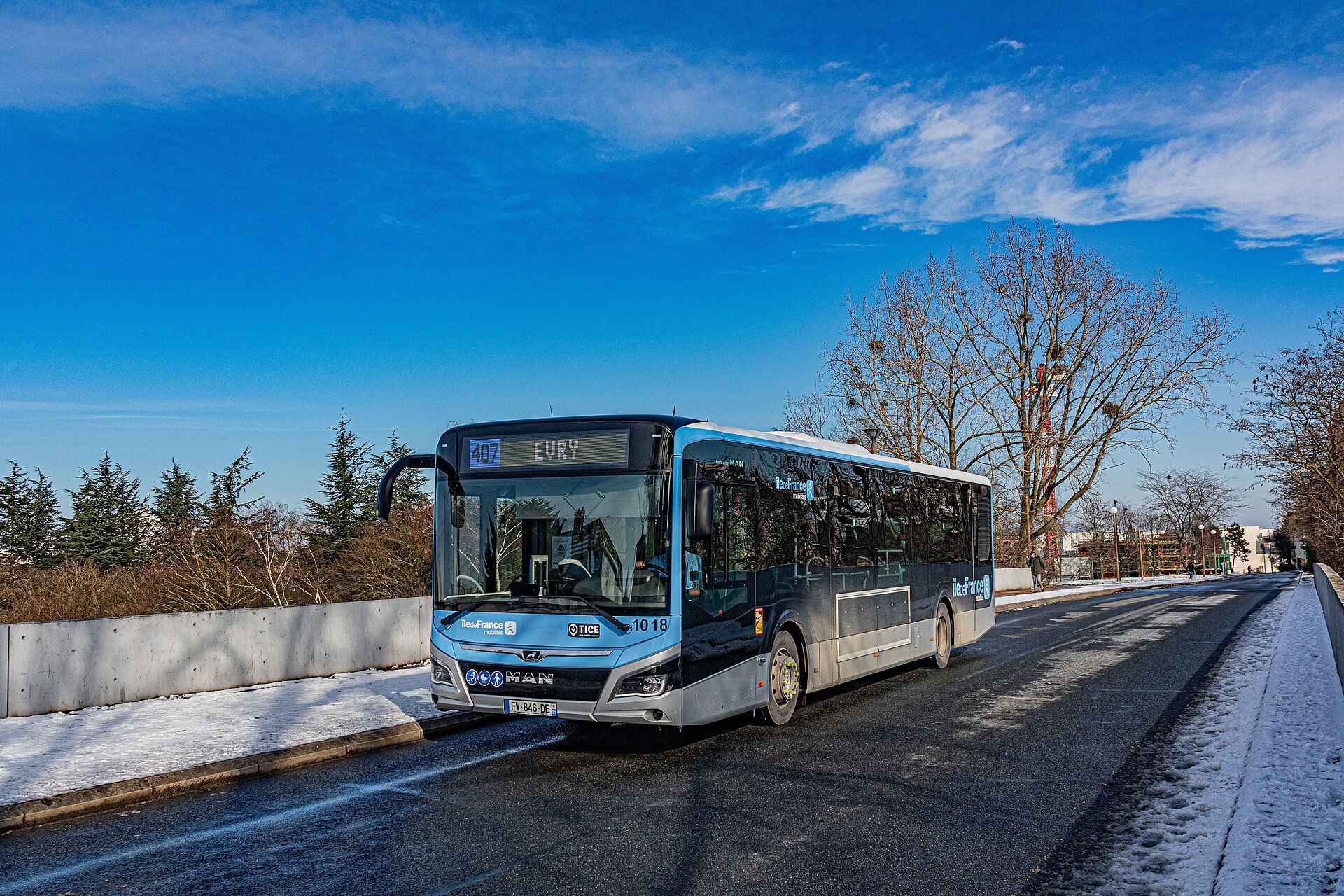 MAN Lion's City 12 city bus in Île-de-France Mobilités livery working TICE route 407 to Évry