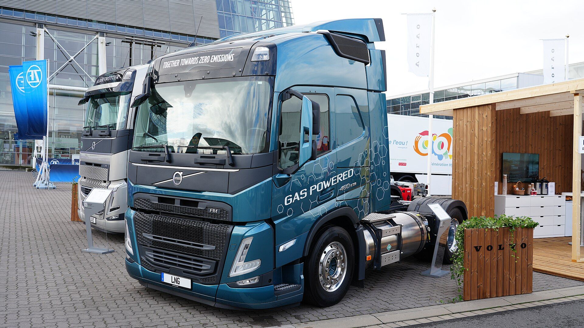 Volvo FM 460 LNG tractor unit exhibited at IAA Transportation 2022