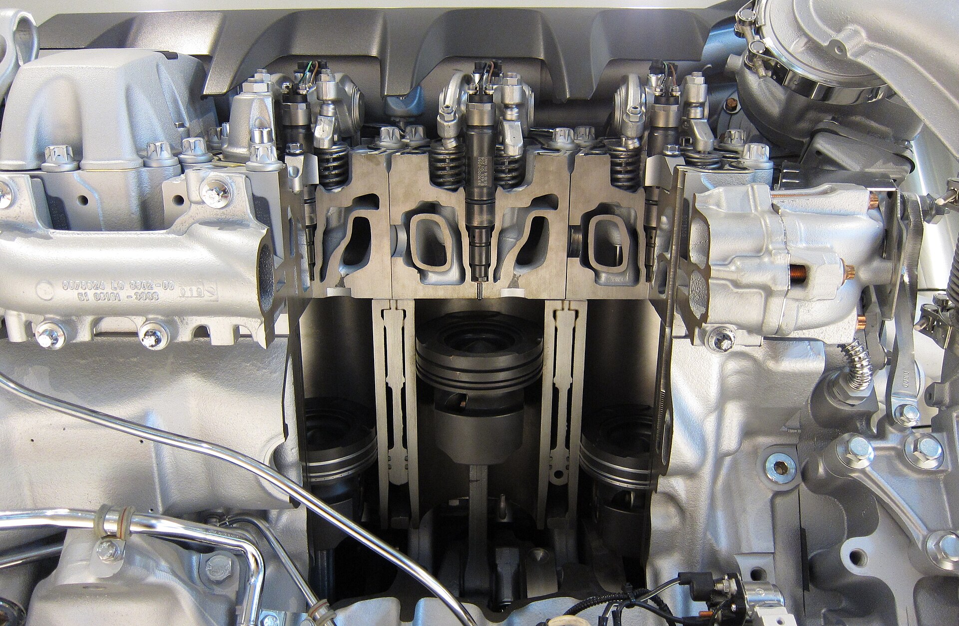 Head gasket failure: symptoms, causes and why overheating starts it